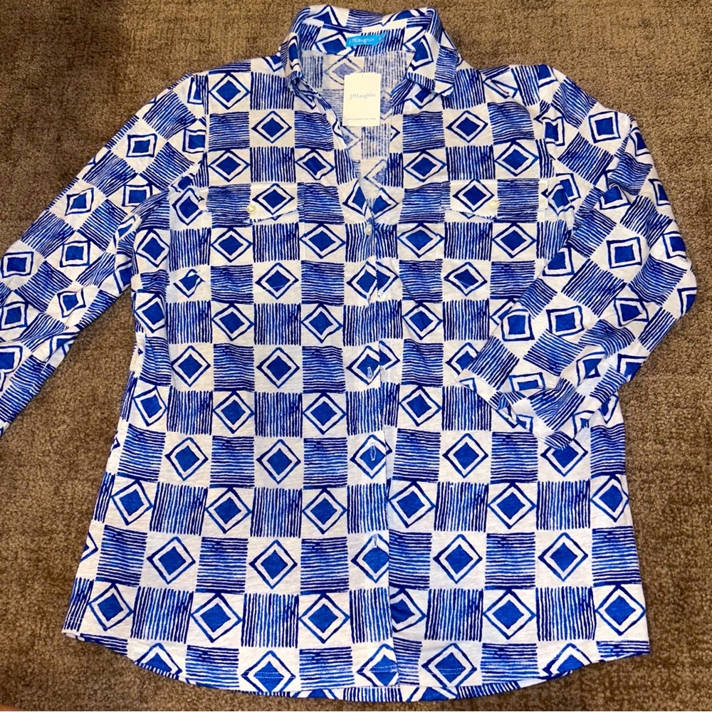 NWT Beautiful Patterned Blouse • J. McLaughlin